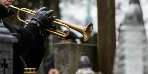 db95ae61-e78c-46e8-8547-8b286b3b2327